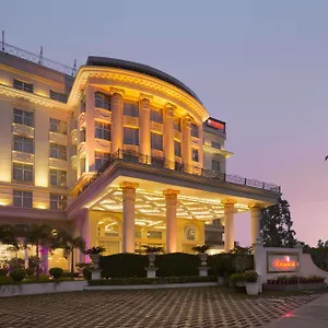 Ramada Plaza By Wyndham, Chandigarh 4* Zirakpur